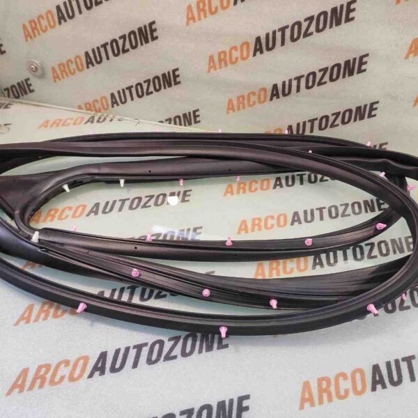 DOOR RUBBER SWIFT 12 DZIRE 12 FRONT LEFT MGP 84651M74L00