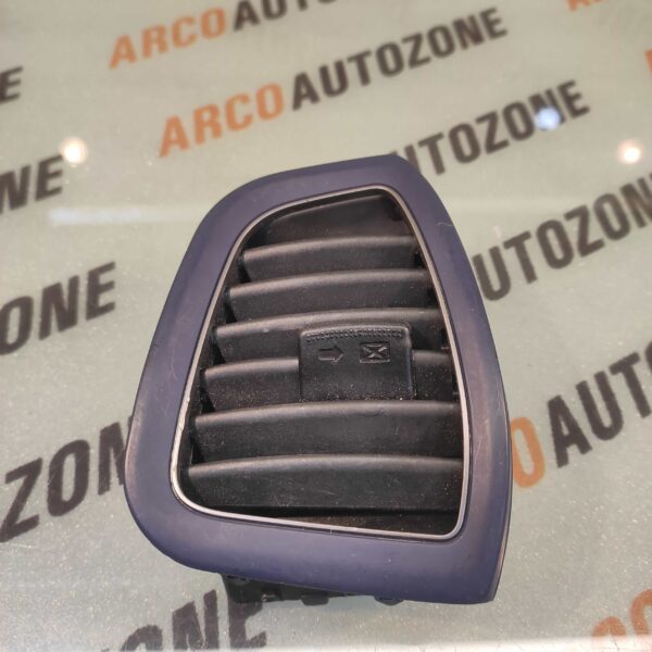 AC VENT SANTRO 2018 LEFT USED 97480C8000