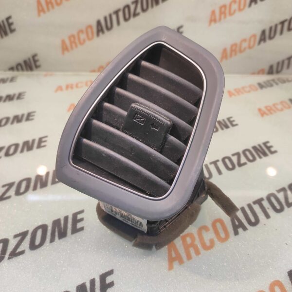 AC VENT SANTRO 2018 RIGHT USED 97490C8000TRY