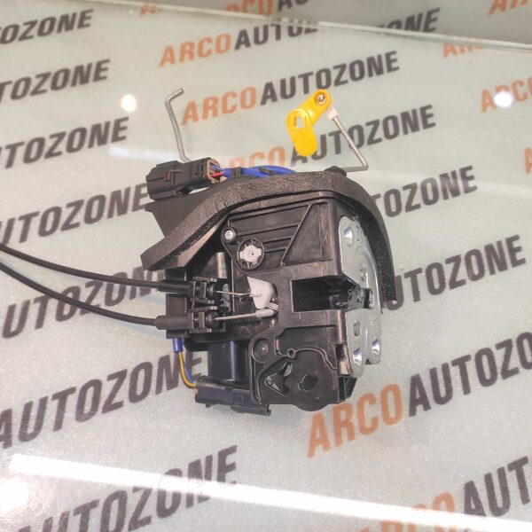 DOOR LATCH SONET FRONT RIGHT KIA 81320CC150
