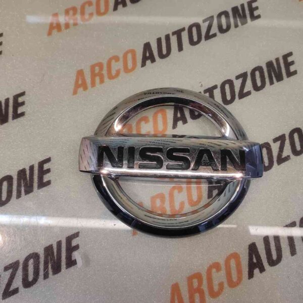 FRONT GRILL LOGO TERRANO IND
