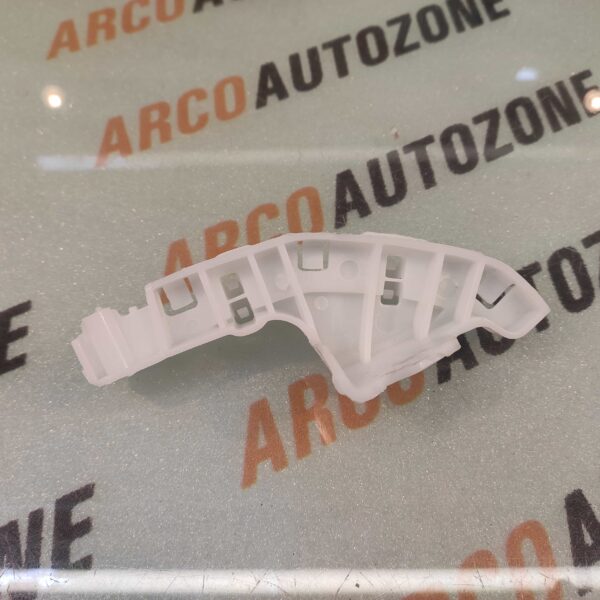 FRONT BUMPER BRACKET KWID RIGHT ACC RNA004123