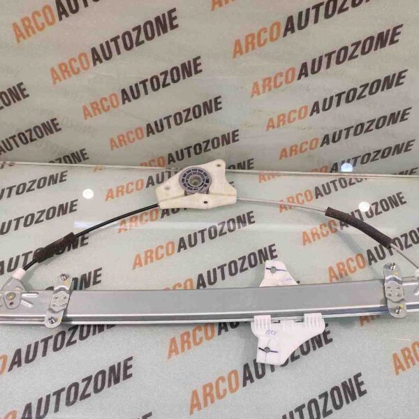 GLASS MACHINE GRAND XCENT FRONT LEFT HYU 82403B4010