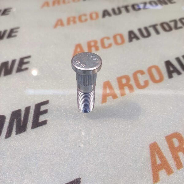 WHEEL STUD SWIFT MARUTI UNIVERSAL