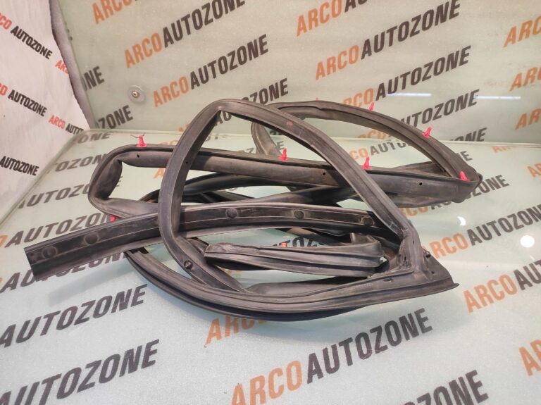 DOOR RUBBER I10 GRAND REAR LEFT IMP 82130B4000