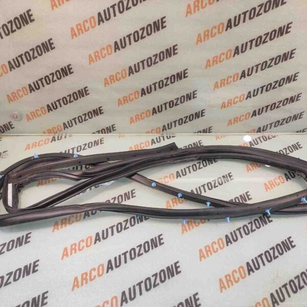 DOOR RUBBER REAR RIGHT CRETA HYU 83140A0000