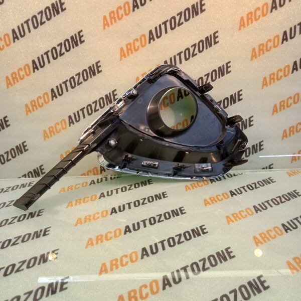 FOG LAMP COVER FORTUNER T4 RIGHT IMP