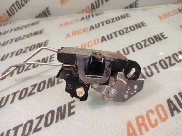 DOOR LETCH VERNA OLD REAR RIGHT HYU