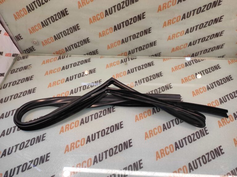 RUN CHANNEL RUBBER TAVERA REAR LEFT METZELER 97595016