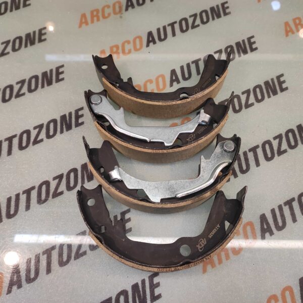 HAND BRAKE SHOE I20 IMP 583501JA30