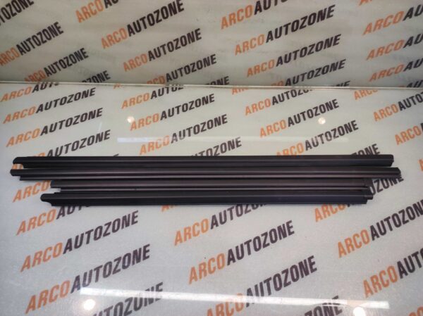 BODY OUTER WEATHERSTRIP OUTER GARNISH ALTO 800 SET 83811M53M00