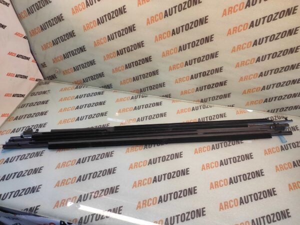 BODY OUTER WEATHERSTRIP OUTER GARNISH INNOVA CRYSTA CHROME