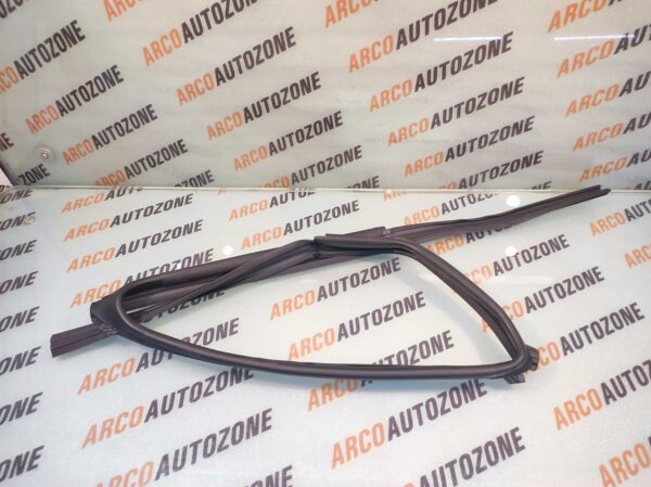 RUN CHANNEL BALENO GLANZA REAR LEFT