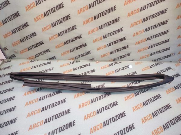 RUN CHANNEL RUBBER DZIRE 18 FRONT RIGHT IMP