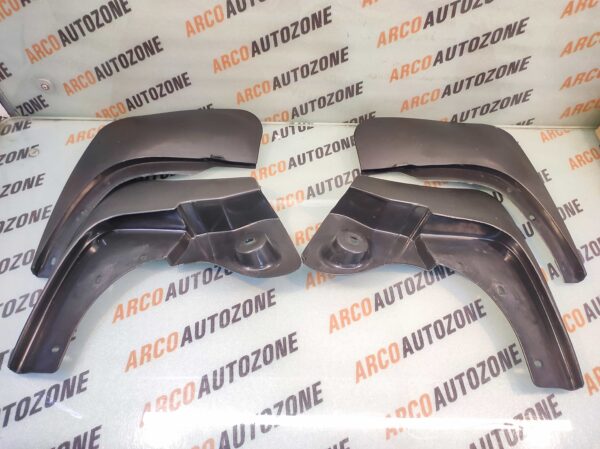MUD FLAP DUSTER T2 SET