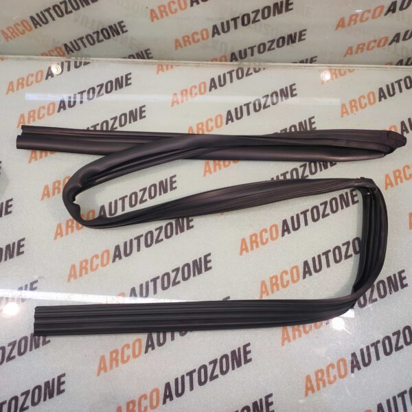 RUN CHANNEL RUBBER ELITE FRONT RIGHT HYU 82540C7000