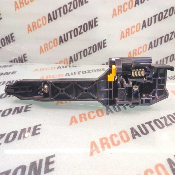 OUTER HANDLE WITH BRACKET GRAND XCENT REAR RIGHT IND CI00266R